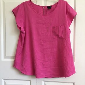 EUC silky pink t shirt with cut out detail